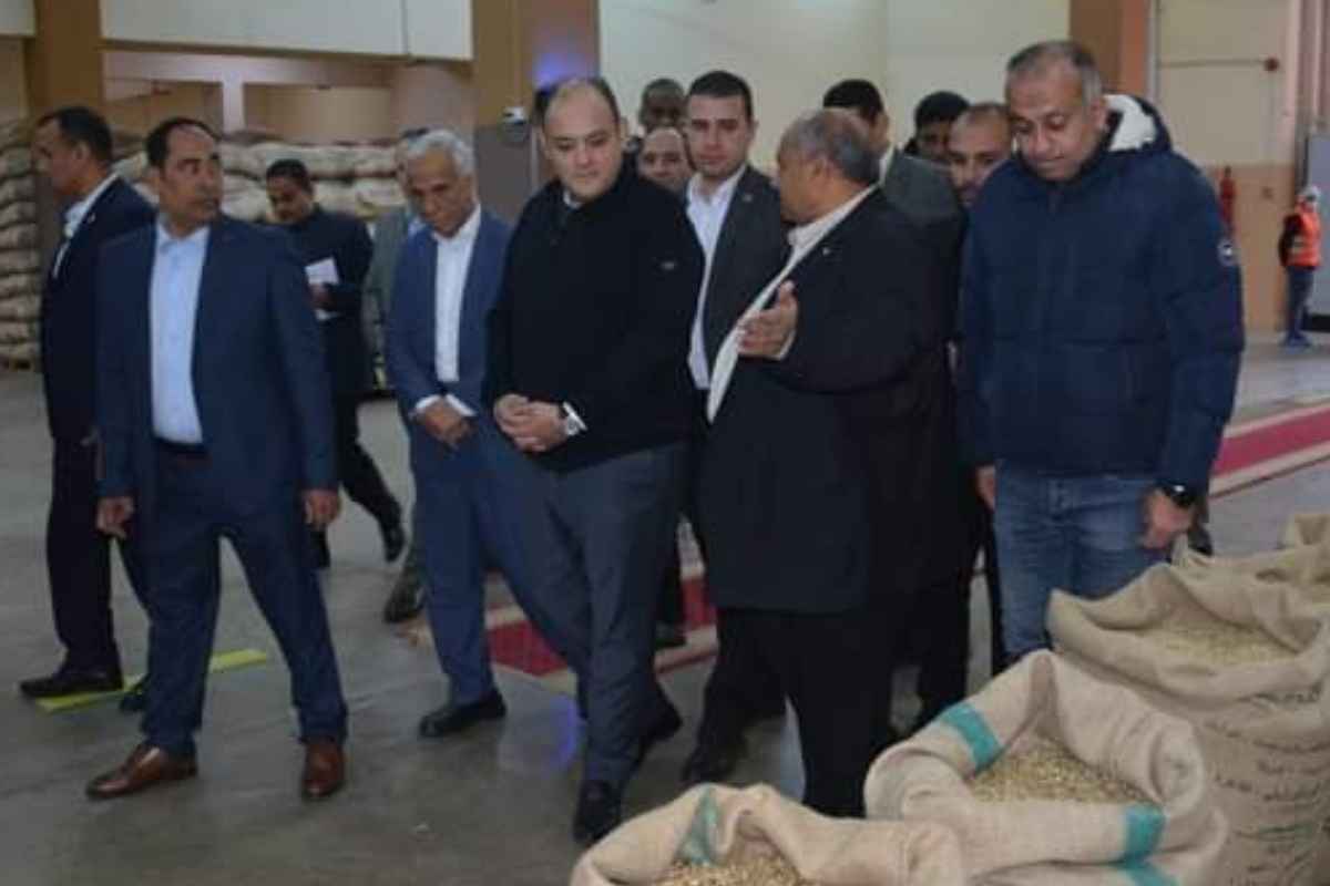 صورة من زيارة وزير التجارة والصناعة